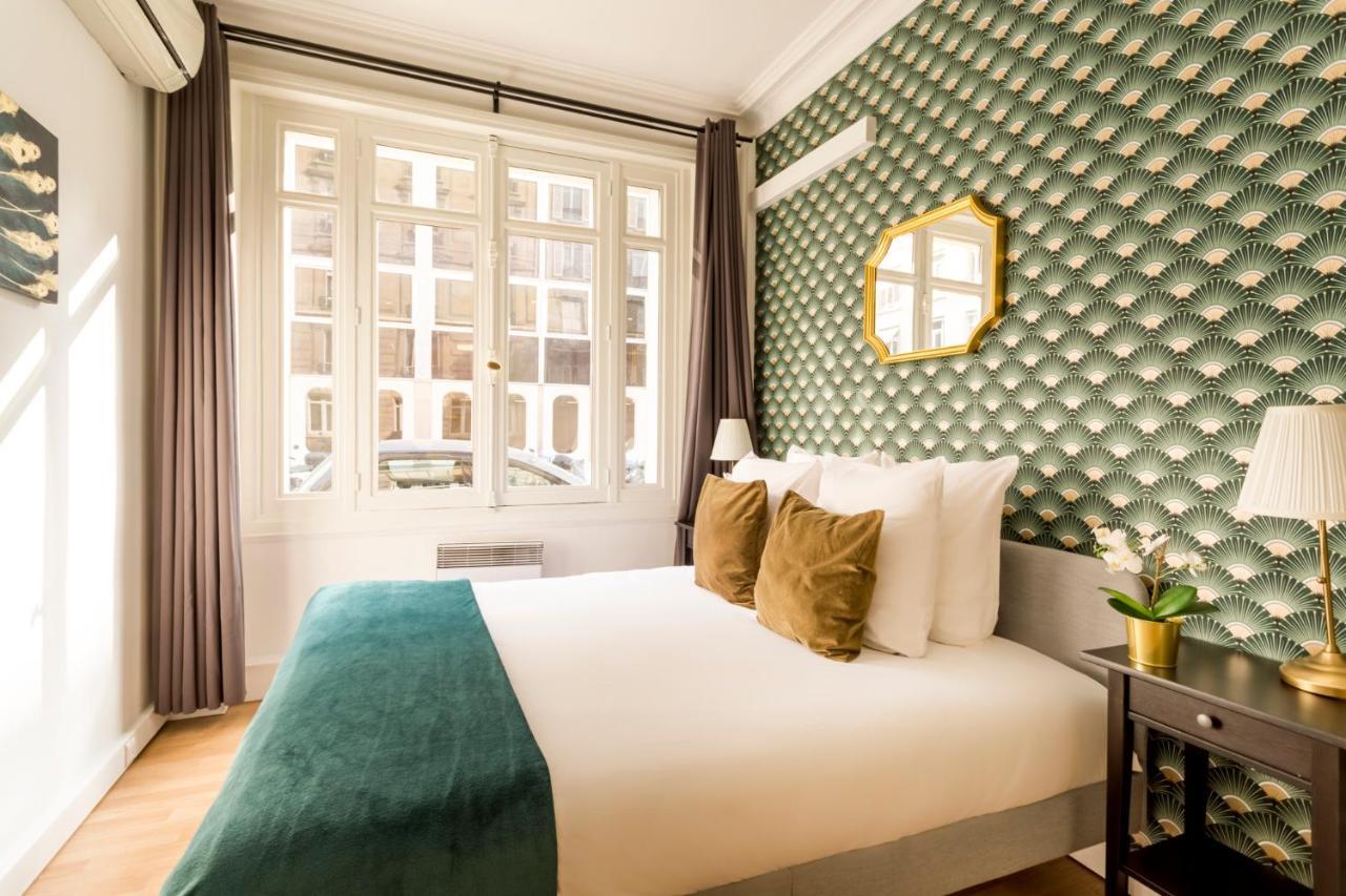 Cozy - Champs Elysees - Mollien Parijs